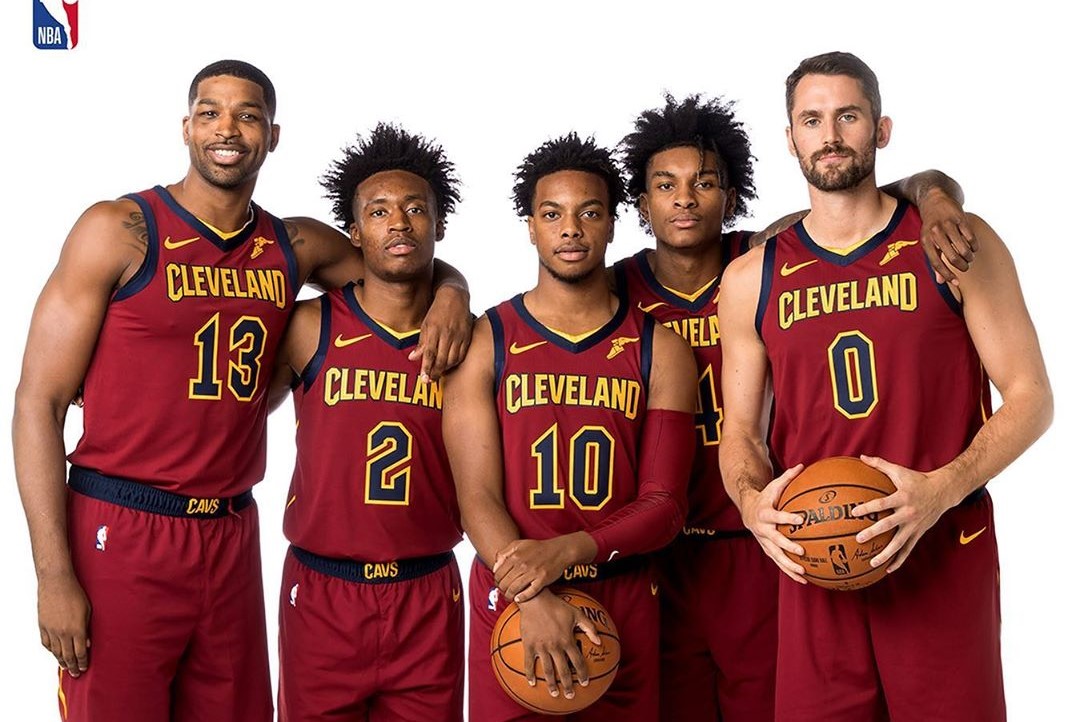 2021 赛季：坦帕湾光芒队王牌投手格拉斯诺因为 UCL 韧带撕裂，面临漫长复健