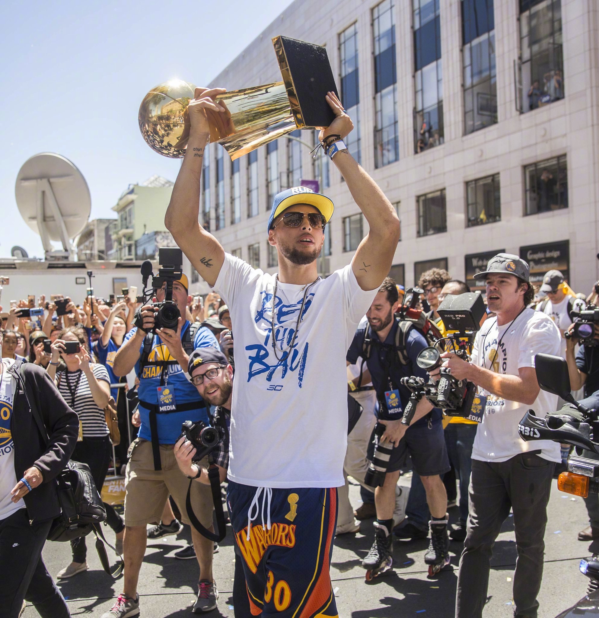 NBA杯战报：基昂特·乔治31分6助，爵士128-119击败国王