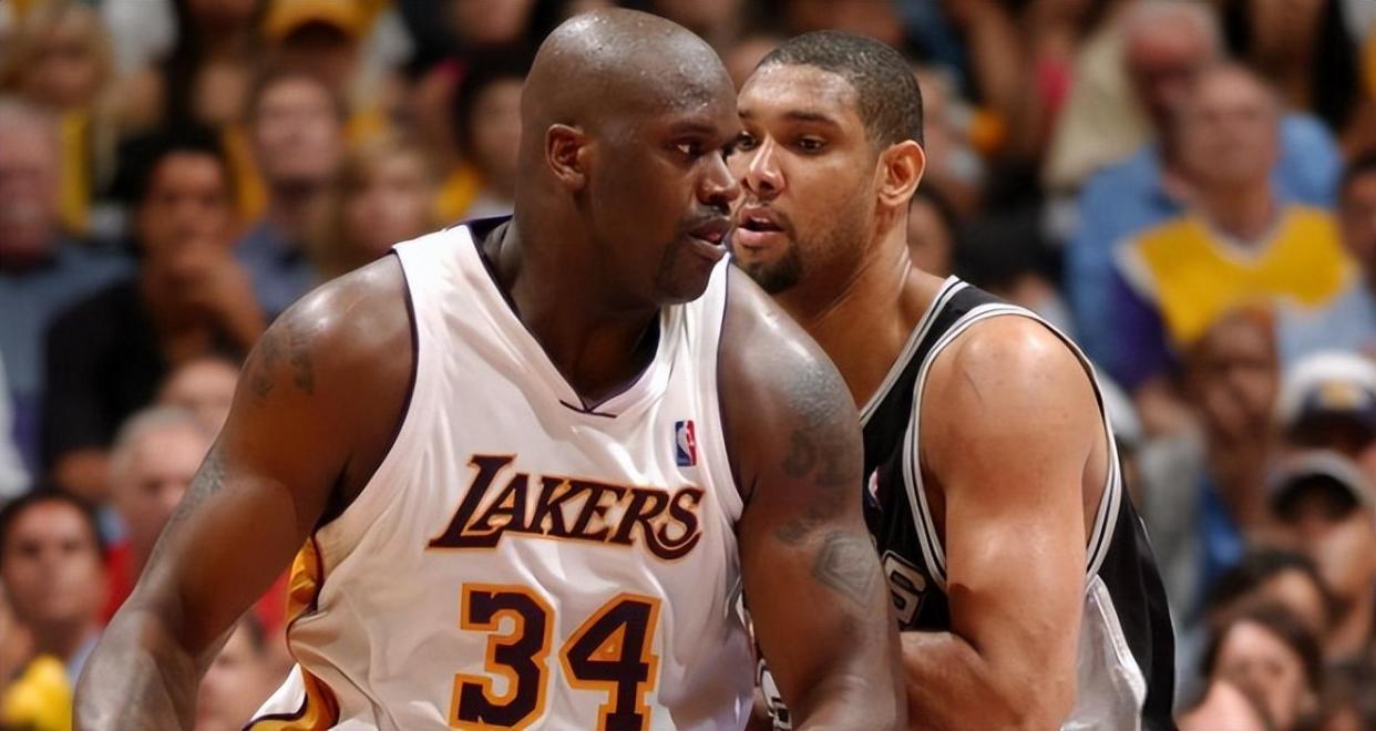 😮湖人目前战绩22胜11负 总得分3870分总失分也正好是3870分！