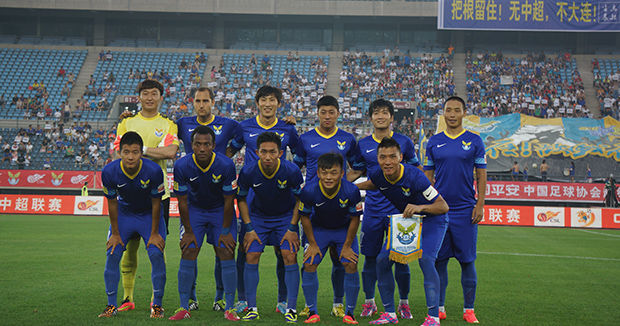 输深圳发布会！卢伟解析不上白边与末节体能问题，两度揽责背锅