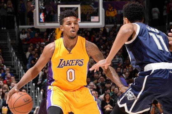 2016 告别传奇：波士顿红袜“大爹”大卫·欧提兹正式退役，芬威球场挂起 34 号球衣