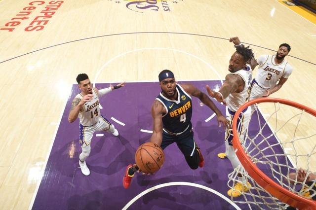 一支有攻防兼备型超级明星还以防守为荣的球队