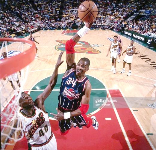 棒球场里的美食进化论从热狗到高端定制餐饮的转变