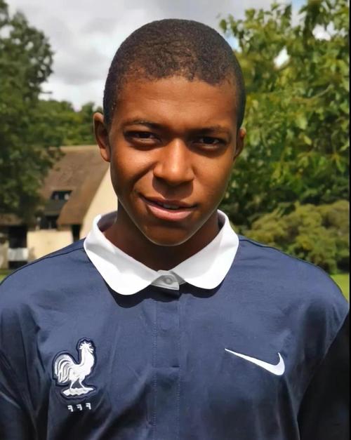 面对韩国梅开二度制胜，拜合拉木荣获本届熊猫杯赛事MVP