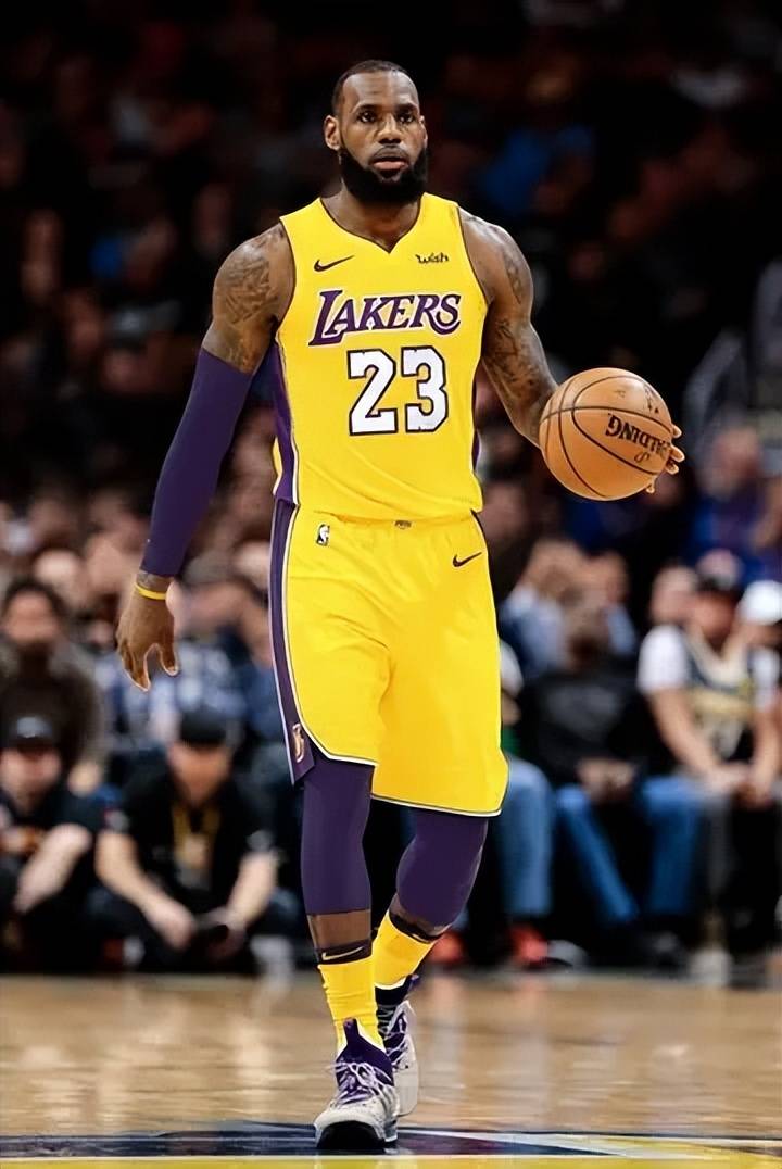 日本那个八村越来越适应NBA了，在湖人经常得分20+，感觉能在NBA打好多年。羡慕7亮16回复